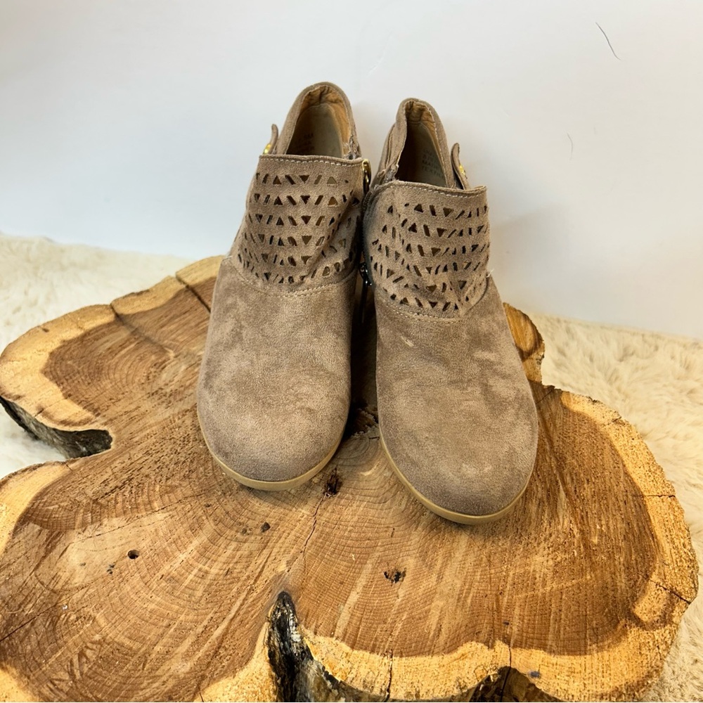 Jessica Simpson Tan Ankle Booties with Cutout Design‎